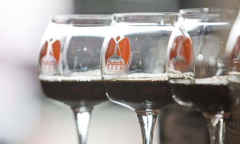 Dutch Beer Challenge proefglazen met bier erin Dutch Beer Challenge proefglazen met bier erin